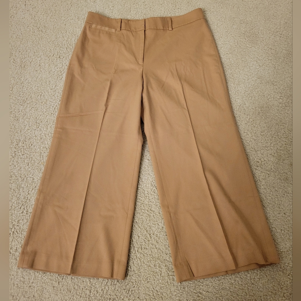 White house black market Women's Crop Pants